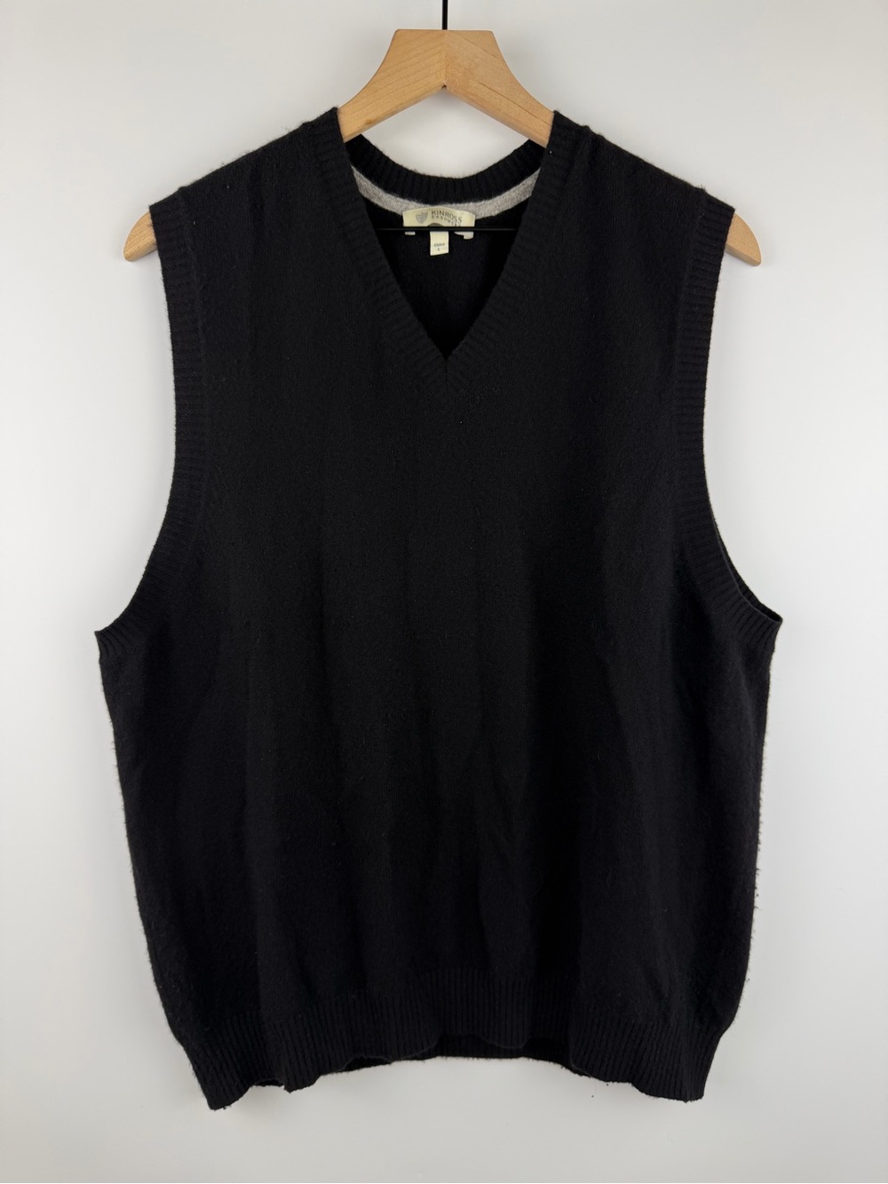 KINROSS 100% CASHMERE Men's Sz Large black  V-Neck Sleeveless Sweater Vest L